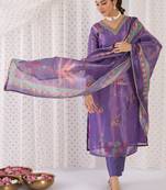 Women Floral Embroidered Regular Thread Work Kurta with Trousers & With Dupatta