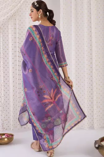 Women Floral Embroidered Regular Thread Work Kurta with Trousers & With Dupatta