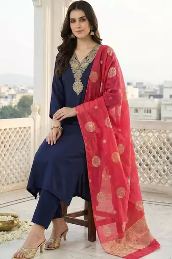 Women Ethnic Motifs Embroidered Regular Thread Work Kurta with Trousers & With Dupatta
