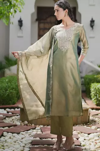 Women Ethnic Motifs Embroidered Regular Mirror Work Liva Kurta with Trousers & With Dupatta