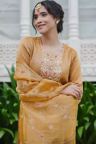 Women Ethnic Motifs Embroidered Regular Thread Work Liva Kurta with Trousers & With Dupatta