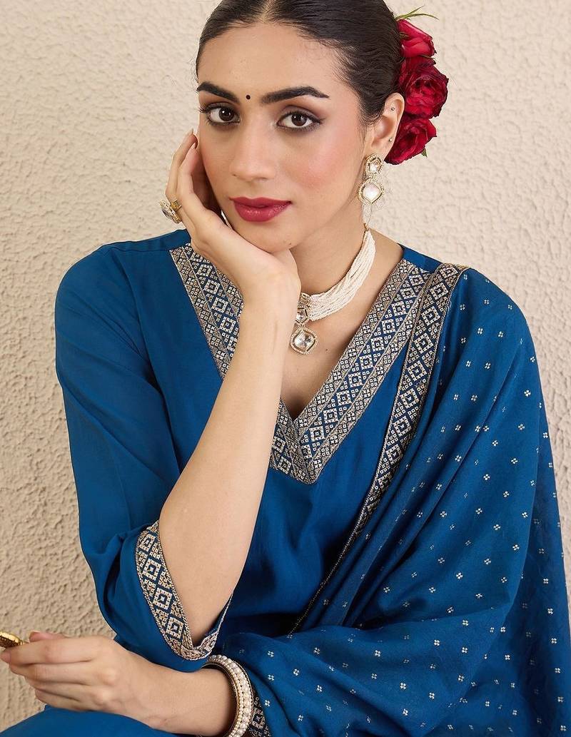Women Ethnic Motifs Regular Sequinned Kurta with Trousers & With Dupatta