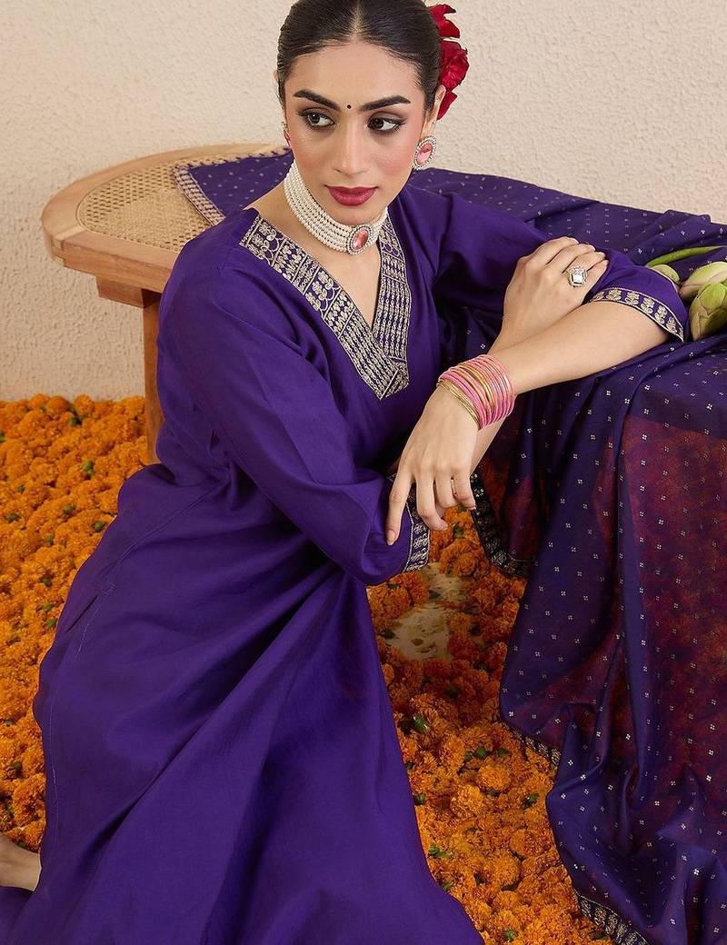Women Ethnic Motifs Regular Kurta with Trousers & With Dupatta