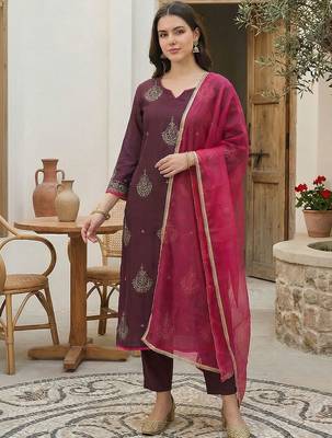 Women Ethnic Motifs Printed Regular Liva Kurta with Trousers & With Dupatta 1