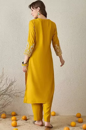 Women Ethnic Motifs Embroidered Regular Thread Work Kurta with Trousers