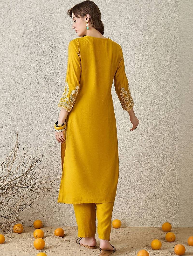 Women Ethnic Motifs Embroidered Regular Thread Work Kurta with Trousers