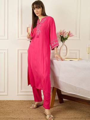 Women Ethnic Motifs Embroidered Regular Thread Work Kurta with Trousers 1