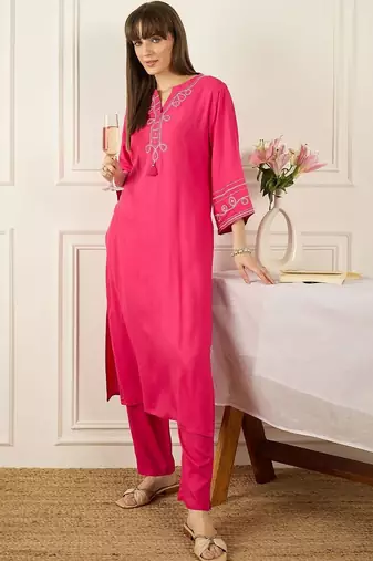 Women Ethnic Motifs Embroidered Regular Thread Work Kurta with Trousers