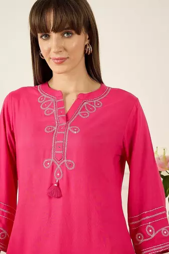 Women Ethnic Motifs Embroidered Regular Thread Work Kurta with Trousers