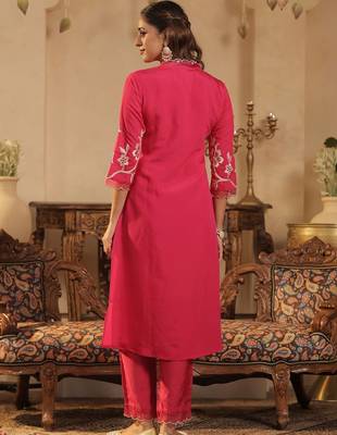 Women Floral Embroidered Regular Thread Work Kurta with Trousers & With Dupatta 3
