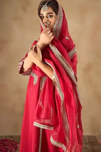 Women Ethnic Motifs Embroidered Regular Thread Work Kurta with Trousers & With Dupatta