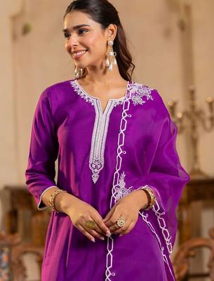 Women Ethnic Motifs Embroidered Regular Thread Work Liva Kurta with Trousers & With Dupatta 2