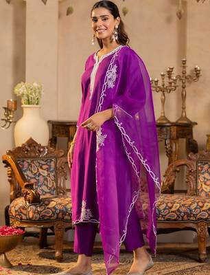 Women Ethnic Motifs Embroidered Regular Thread Work Liva Kurta with Trousers & With Dupatta 5