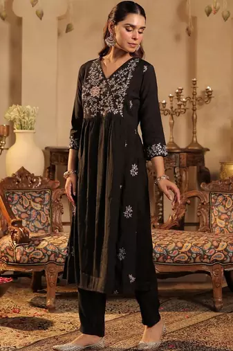 Women Ethnic Motifs Embroidered Regular Thread Work Kurta with Trousers