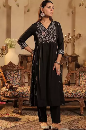 Women Ethnic Motifs Embroidered Regular Thread Work Kurta with Trousers