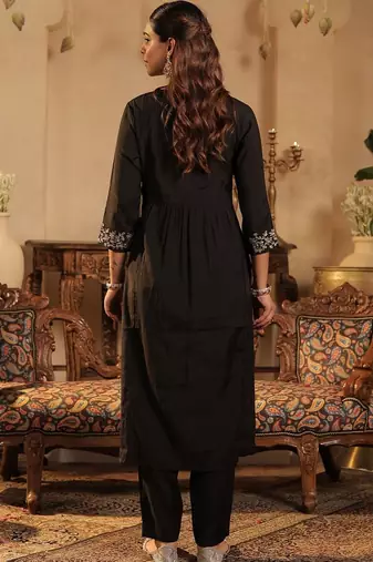 Women Ethnic Motifs Embroidered Regular Thread Work Kurta with Trousers