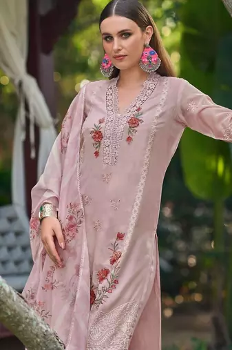 Women Floral Embroidered Regular Thread Work Kurta with Trousers & With Dupatta