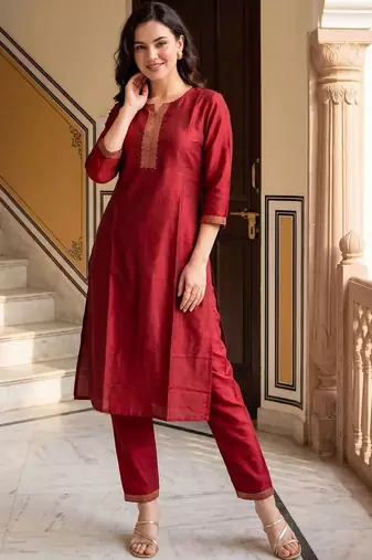 Women Ethnic Motifs Embroidered Regular Thread Work Kurta with Trousers