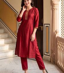 Women Ethnic Motifs Embroidered Regular Thread Work Kurta with Trousers