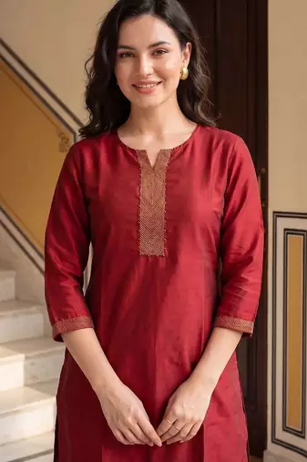 Women Ethnic Motifs Embroidered Regular Thread Work Kurta with Trousers