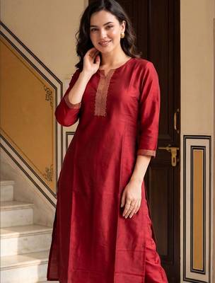 Women Ethnic Motifs Embroidered Regular Thread Work Kurta with Trousers 3