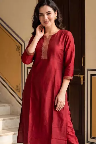 Women Ethnic Motifs Embroidered Regular Thread Work Kurta with Trousers