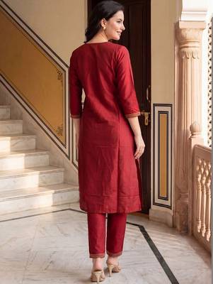 Women Ethnic Motifs Embroidered Regular Thread Work Kurta with Trousers 4