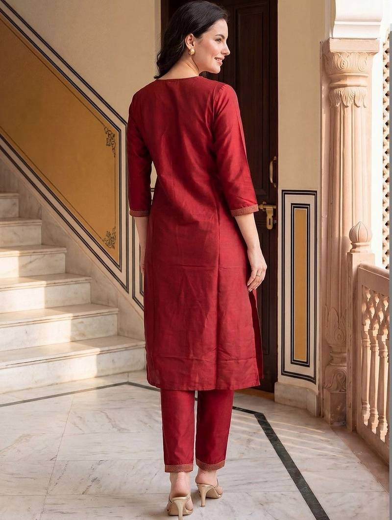 Women Ethnic Motifs Embroidered Regular Thread Work Kurta with Trousers
