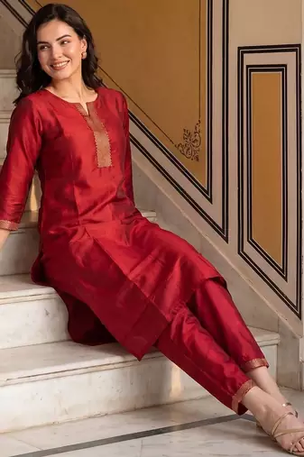 Women Ethnic Motifs Embroidered Regular Thread Work Kurta with Trousers