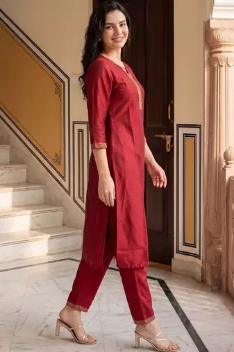 Women Ethnic Motifs Embroidered Regular Thread Work Kurta with Trousers