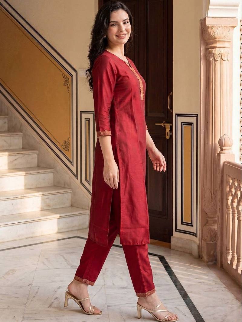 Women Ethnic Motifs Embroidered Regular Thread Work Kurta with Trousers