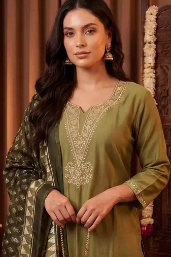 Women Ethnic Motifs Embroidered Regular Thread Work Kurta with Trousers & With Dupatta