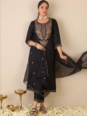 Women Ethnic Motifs Embroidered Regular Thread Work Pure Cotton Kurta with Trousers & With Dupatta 4