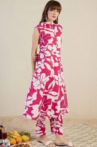 Women Floral Printed Pure Cotton Kurta with Trousers