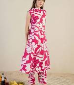 Women Floral Printed Pure Cotton Kurta with Trousers