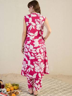 Women Floral Printed Pure Cotton Kurta with Trousers 3