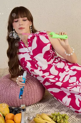 Women Floral Printed Pure Cotton Kurta with Trousers