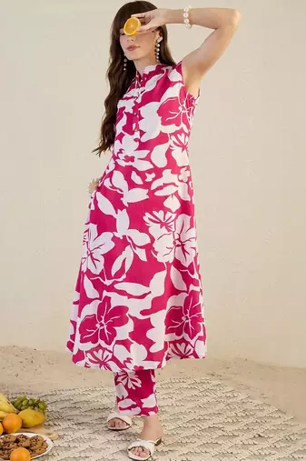 Women Floral Printed Pure Cotton Kurta with Trousers
