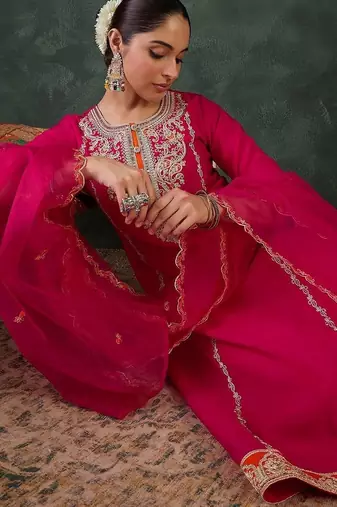 Women Ethnic Motifs Embroidered Regular Kurta with Trousers & With Dupatta