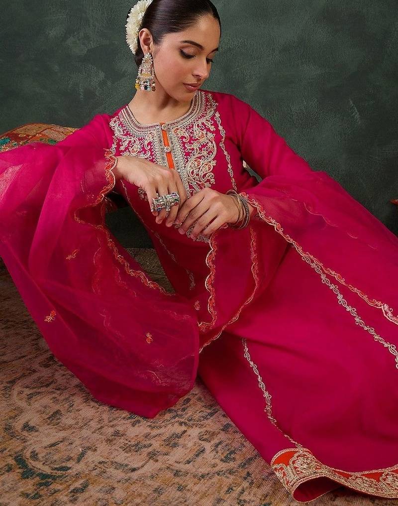 Women Ethnic Motifs Embroidered Regular Kurta with Trousers & With Dupatta