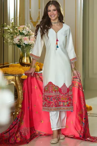 Women Ethnic Motifs Printed Regular Thread Work Kurta with Trousers & With Dupatta
