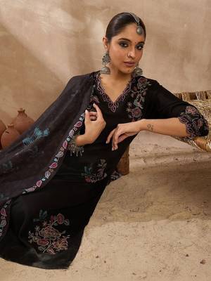 Women Floral Embroidered Regular Thread Work Kurta with Palazzos & With Dupatta 2