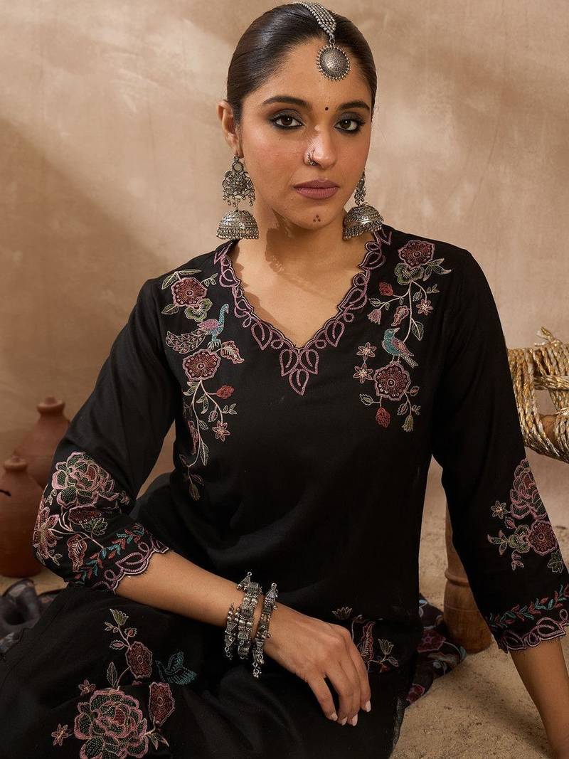 Women Floral Embroidered Regular Thread Work Kurta with Palazzos & With Dupatta