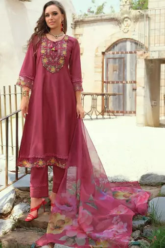 Women Floral Embroidered Regular Thread Work Kurta with Trousers & With Dupatta
