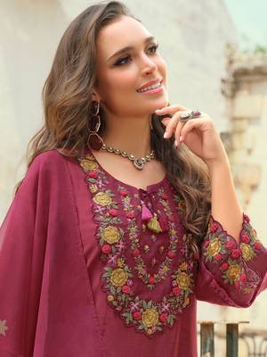 Women Floral Embroidered Regular Thread Work Kurta with Trousers & With Dupatta 2
