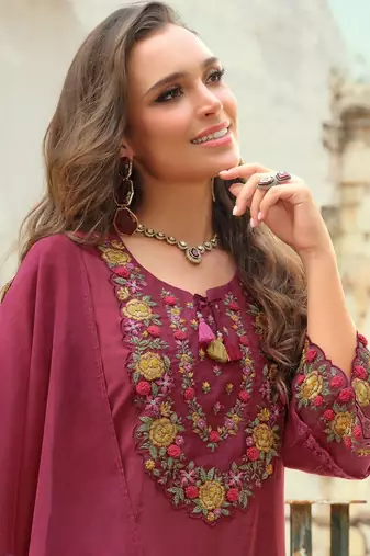 Women Floral Embroidered Regular Thread Work Kurta with Trousers & With Dupatta