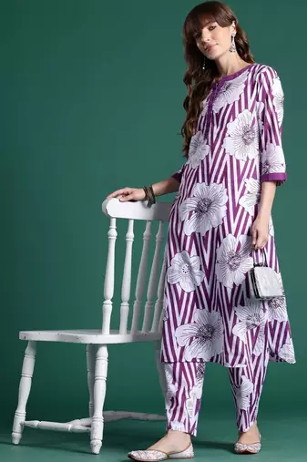 Women Floral Printed Regular Sequinned Pure Cotton Kurta with Trousers