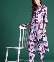 Women Floral Printed Regular Sequinned Pure Cotton Kurta with Trousers