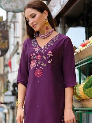 Women Floral Embroidered Regular Thread Work Liva Kurta with Trousers & With Dupatta 6