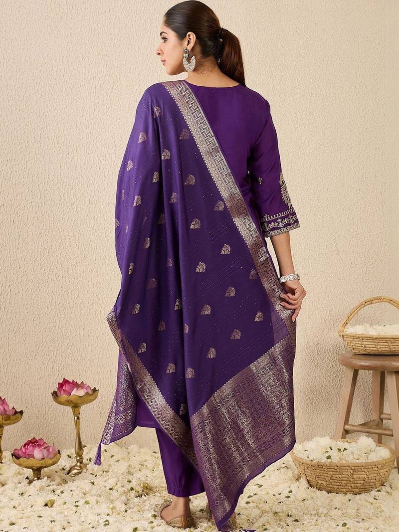 Women Ethnic Motifs Embroidered Regular Thread Work Kurta with Trousers & With Dupatta